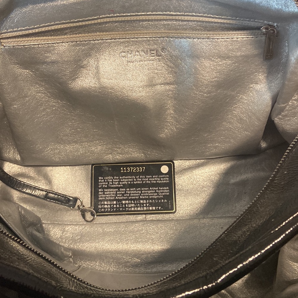 Chanel handbag - Picture 10 of 11